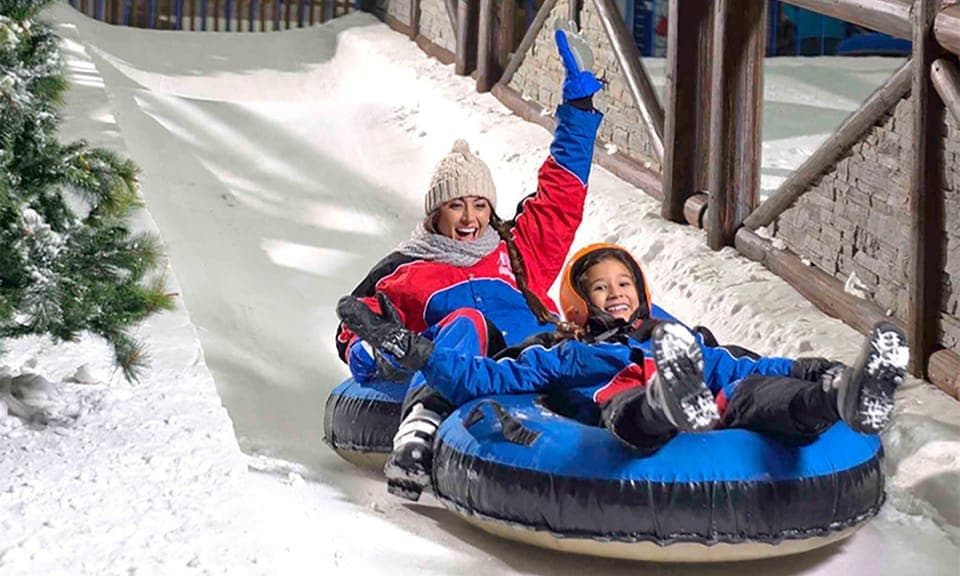 Cairo: Indoor Snowboarding Tickets with Hotel Transfer