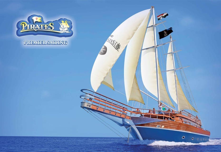 Hurghada: Pirates Sailing Boat with Island visit & Transfers