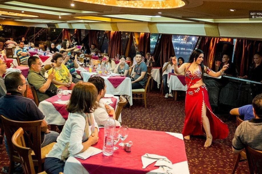 Cairo: Dinner Cruise on the Nile River with Entertainment