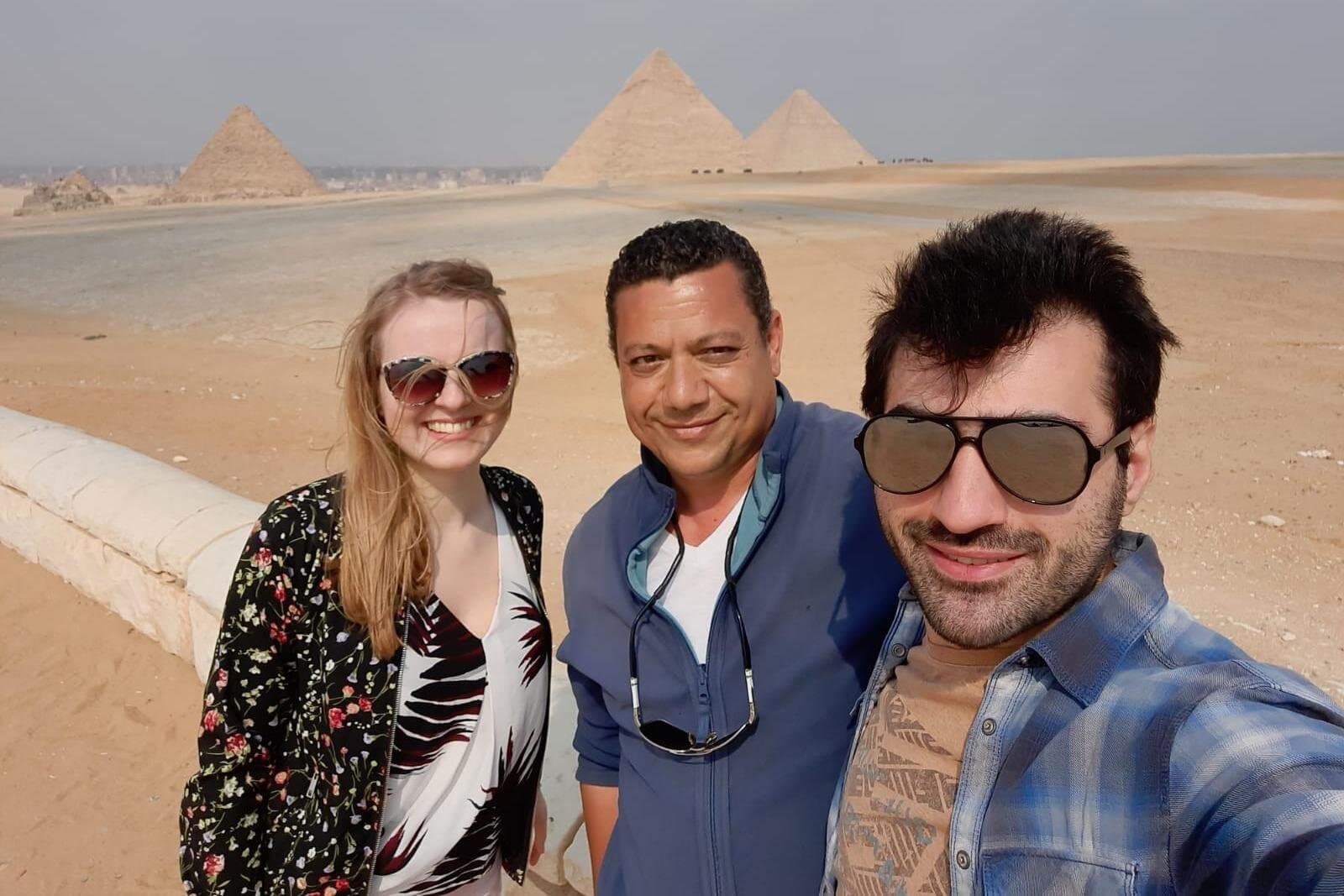 Full day Private tour to Giza pyramids, Sphinx and Sakkara From Cairo