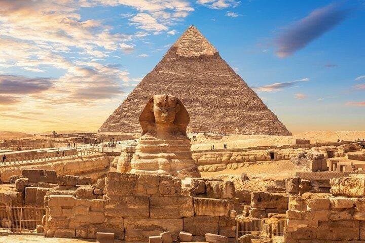 Half-Day Private Tour to the Giza Pyramids includes Lunch