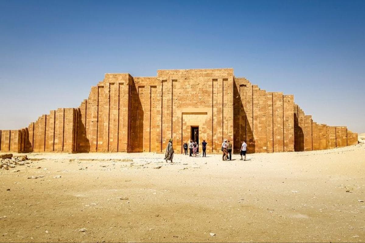 Giza and Sakkara Pyramids and Memphis Private Tour from Cairo