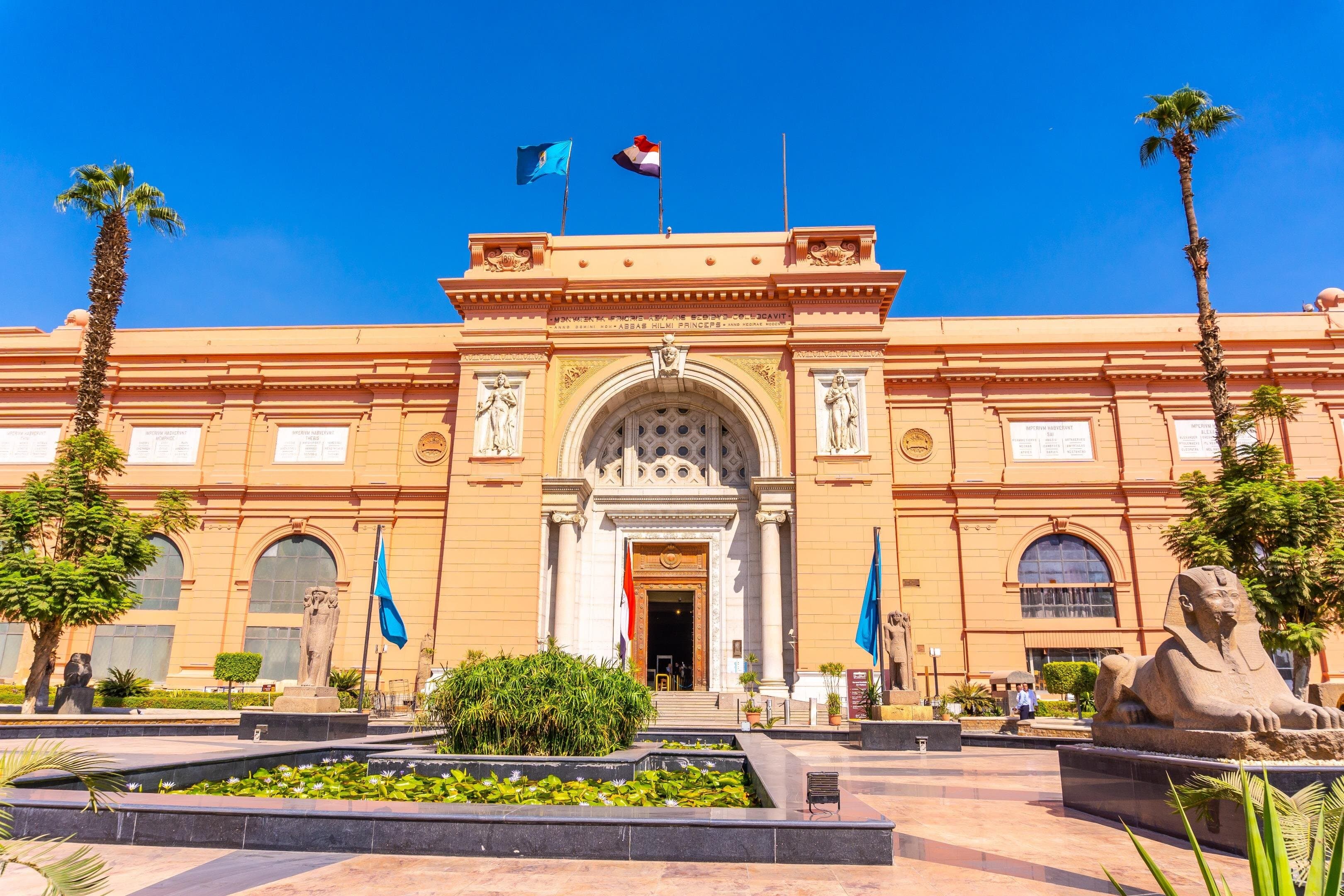 Full Day Tour at Pyramids of Giza, Museum, and Khan el-Khalili