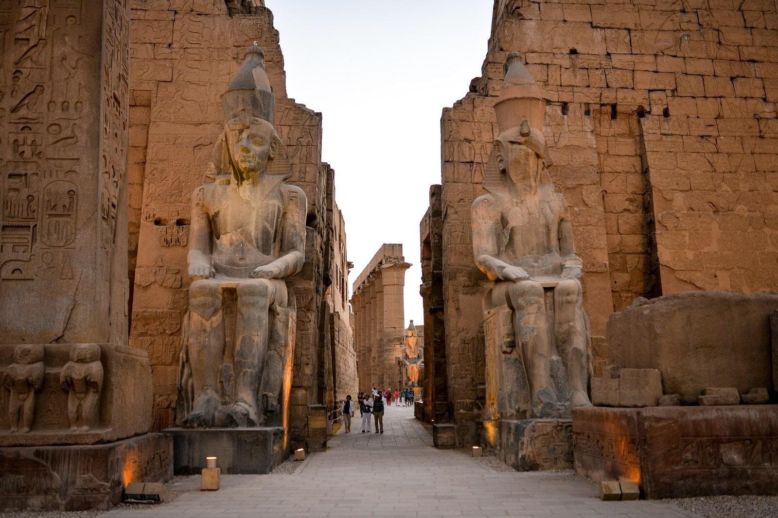 Full-Day Tour of Luxor's East and West Banks