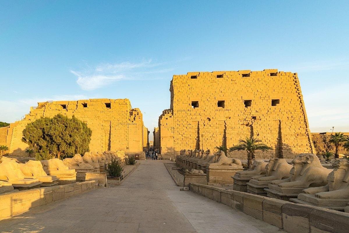 Full-Day Private Tour to Cairo from Luxor by Plane