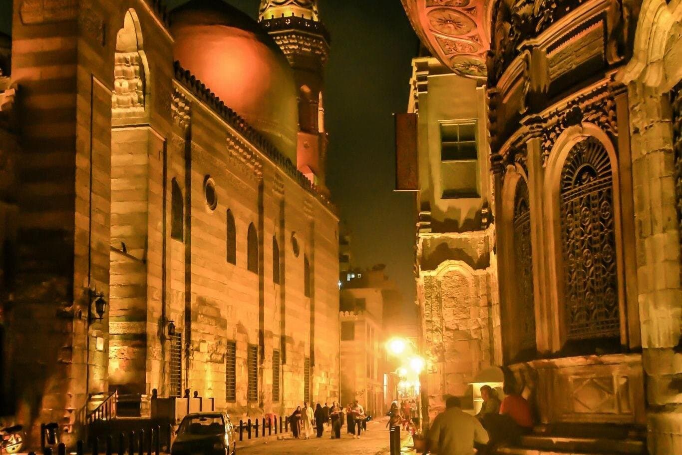 Tour to El Moez St. and Al Azhar Park with Dinner