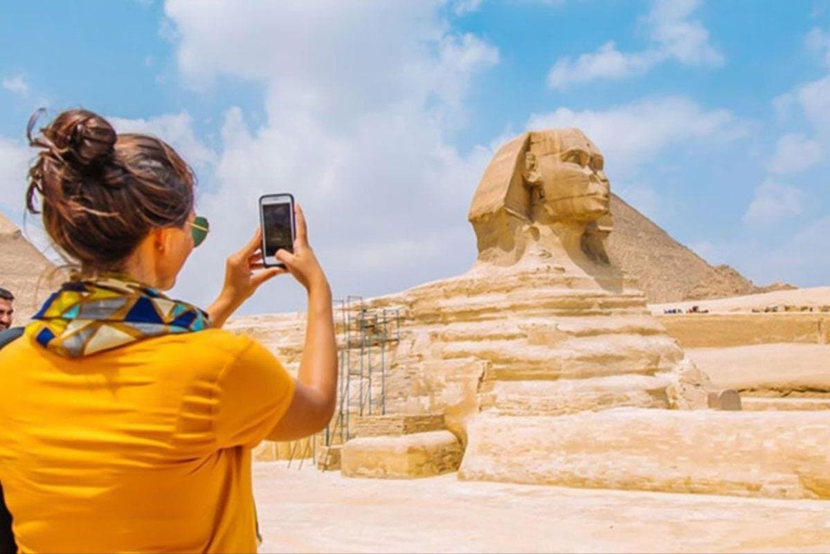 Half-Day Tour To Giza Pyramids and Sphinx From Cairo Airport