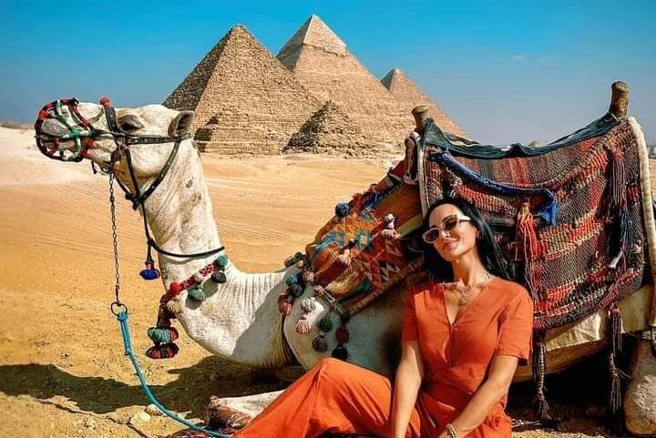 Pyramids of Giza, Sakkara & Memphis: Private Tour with Lunch