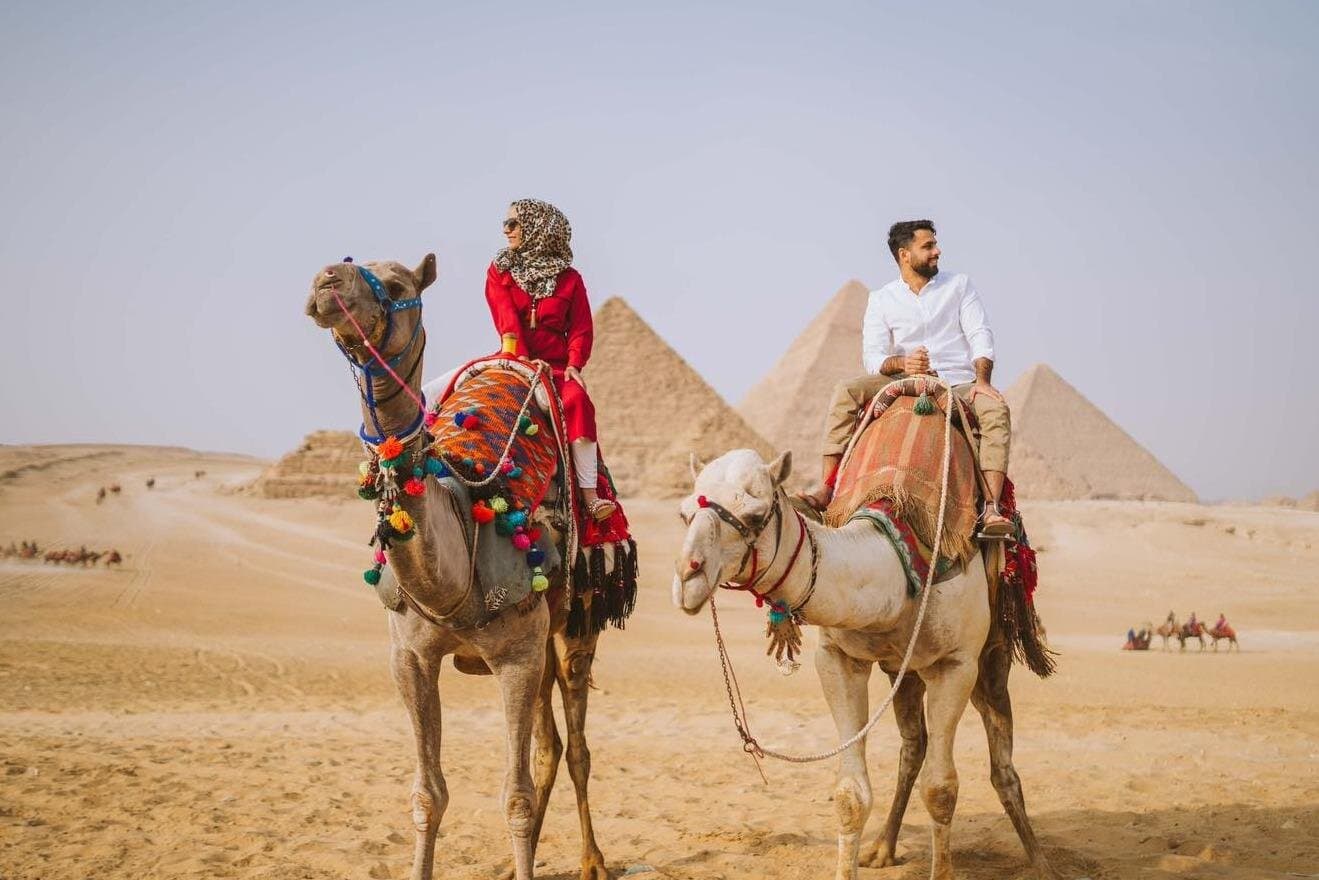 Private Giza Pyramids and Egyptian Museum Tour with Dinner at Nile Cruise