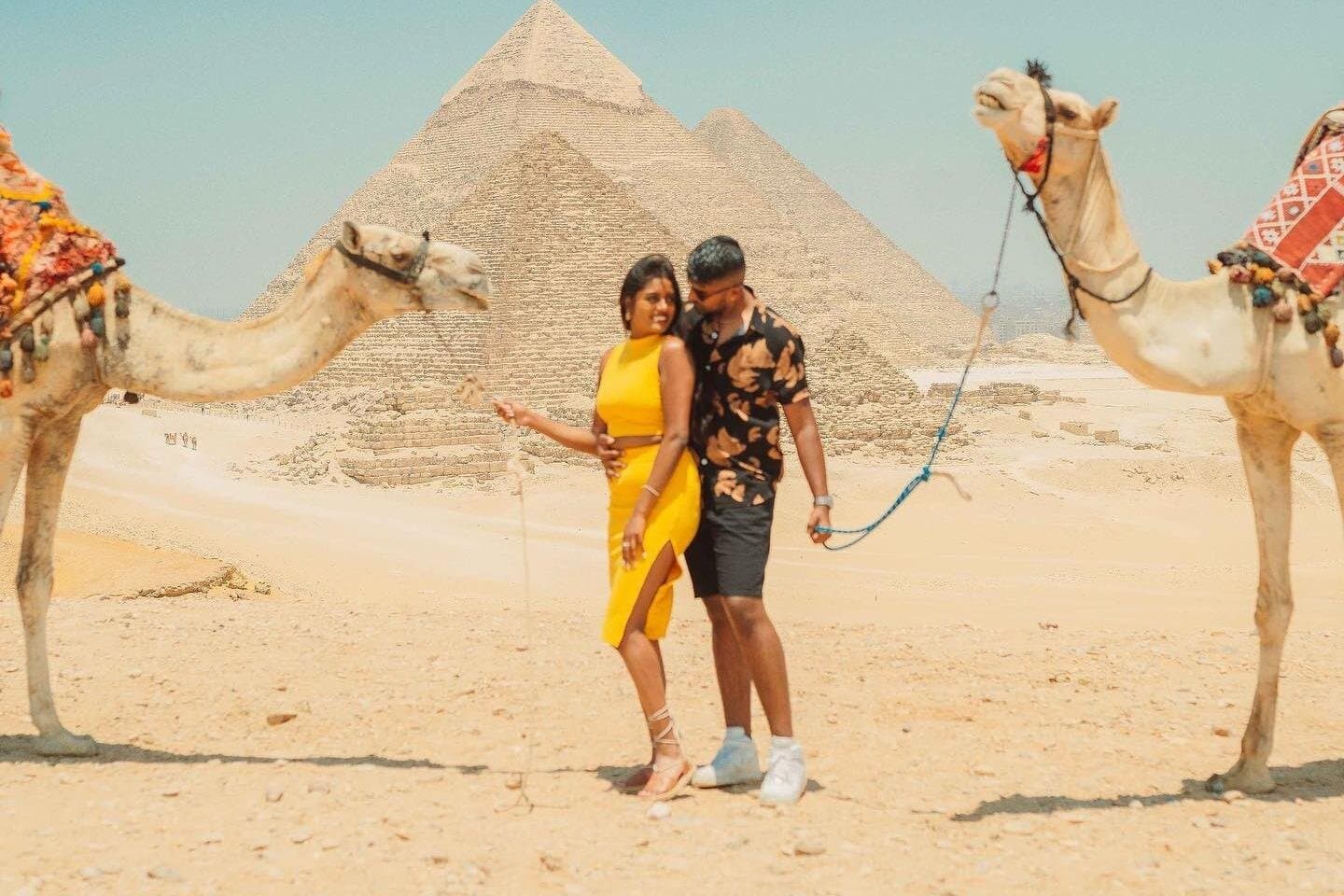 Full-Day Private Tour to Giza Pyramids Egyptian Museum ,Camel Ride and Lunch