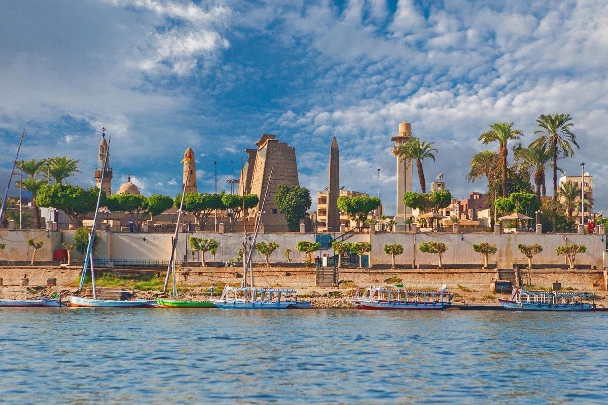A private day trip to Luxor from marsa alam with a Specialized Egyptologist