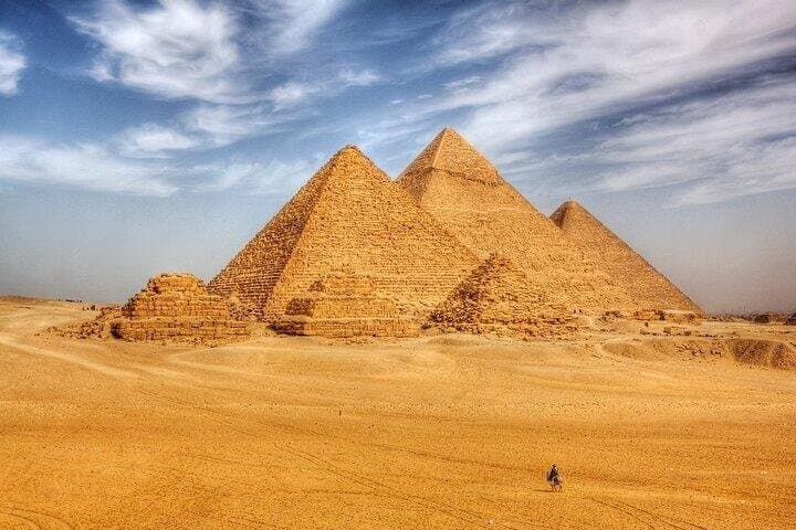 Day Tour Giza Pyramids and Felucca boat ride