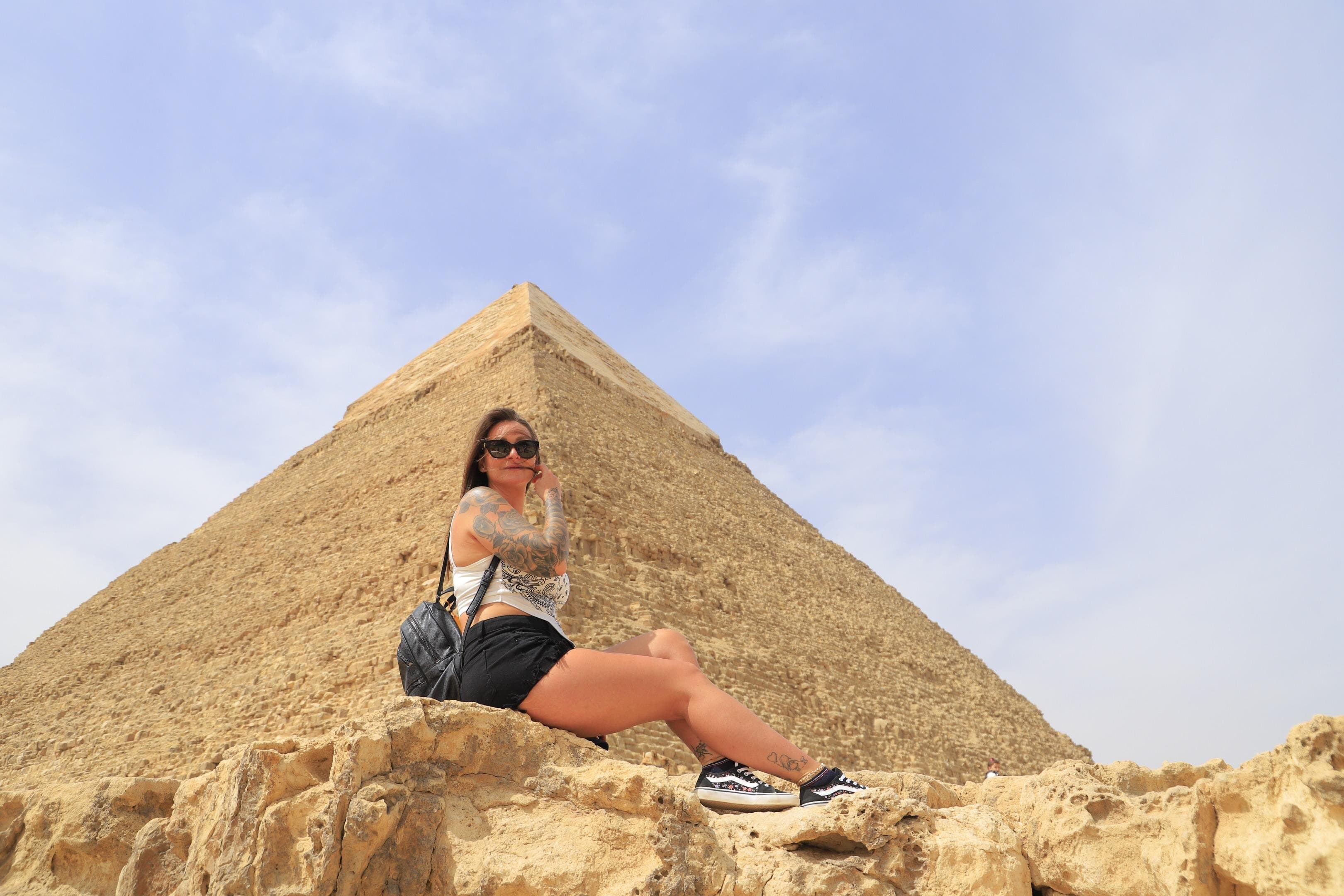 8-Hour Private Tour of Giza Pyramids, Memphis, Sakkara and Dahshur with Lunch