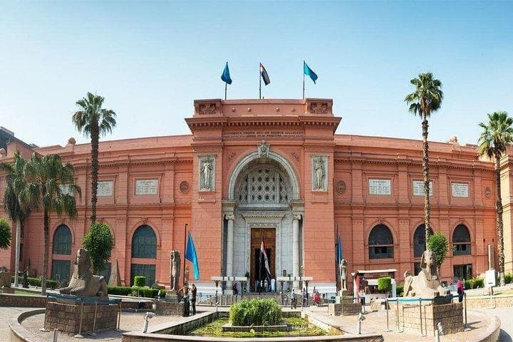 Private Guided Half Day Tour to the Egyptian Museum