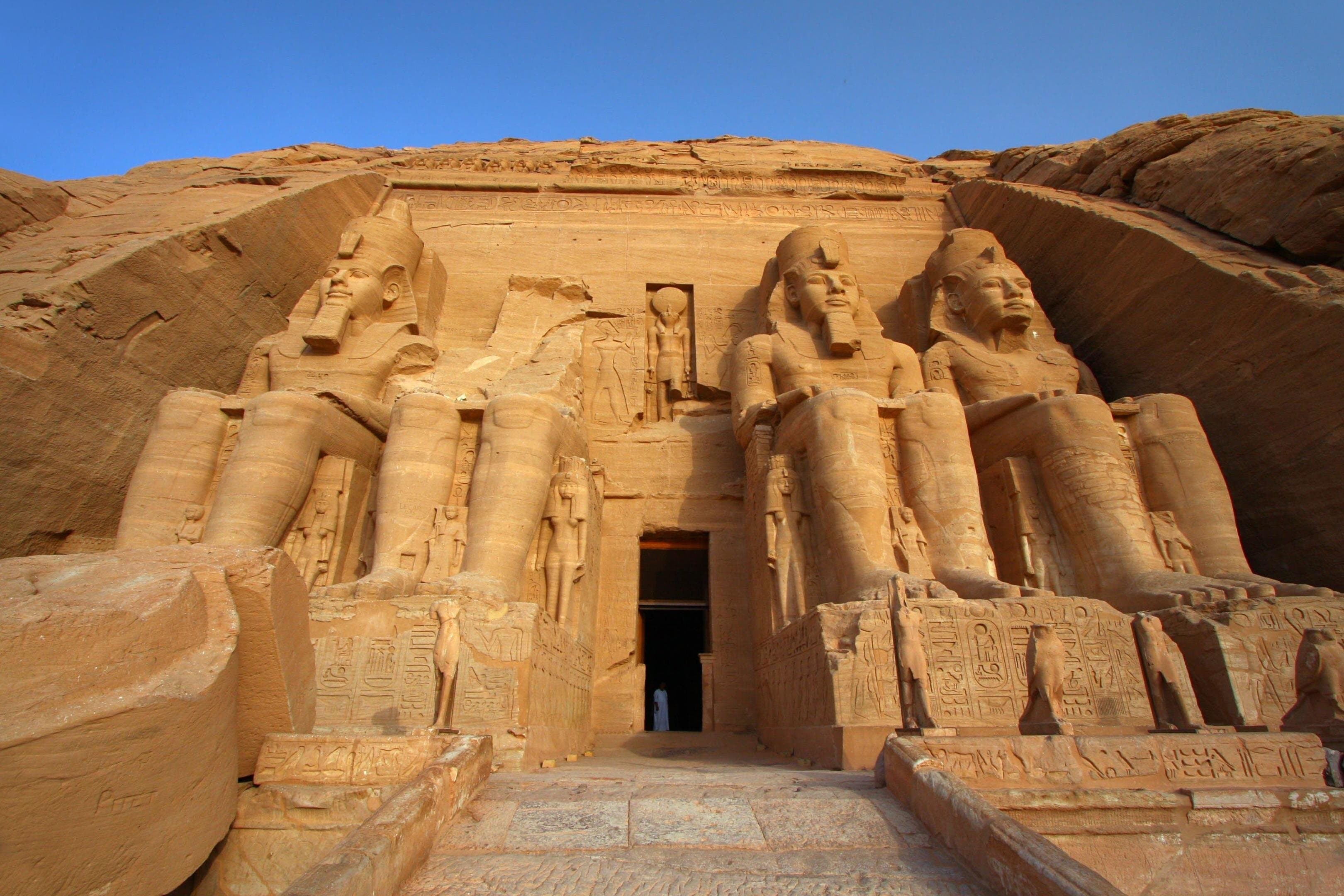 3-Nights Cruise Aswan to Luxor & Balloon And Abu Simbel