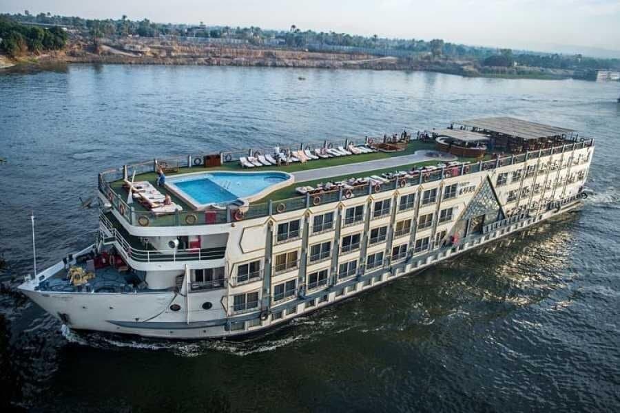 5-Day Romantic Nile Cruise Luxor to Aswan with Private Transfers