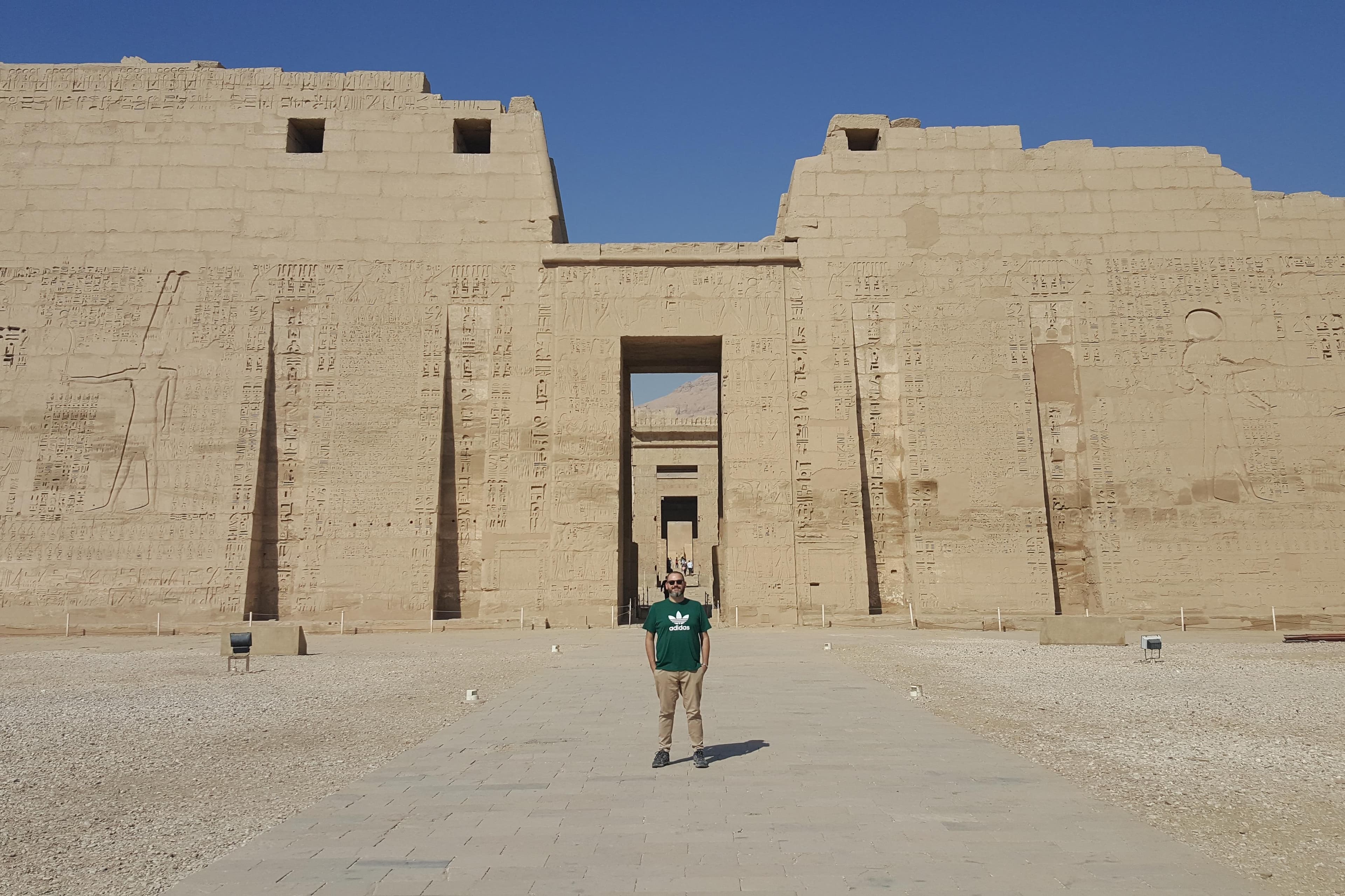 Luxor Full Day Explore West Bank Valley of the Kings and Queens with Habu temple