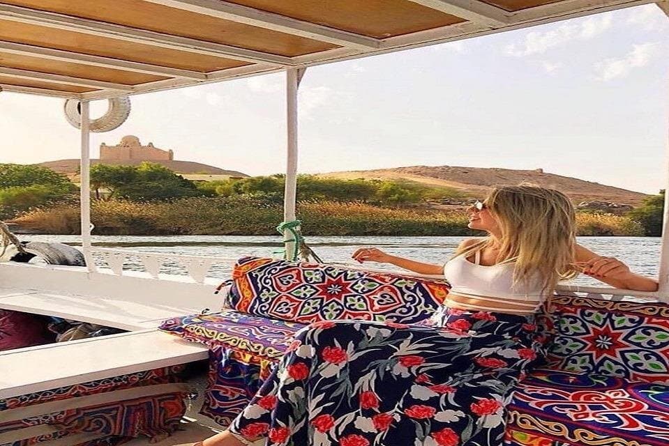 From Hurghada Private day trip to luxor , balloon, east, lunch and felucca