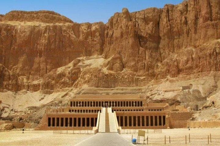 Luxor Museum & Mummification Museum Tour With Horse Carriage Ride