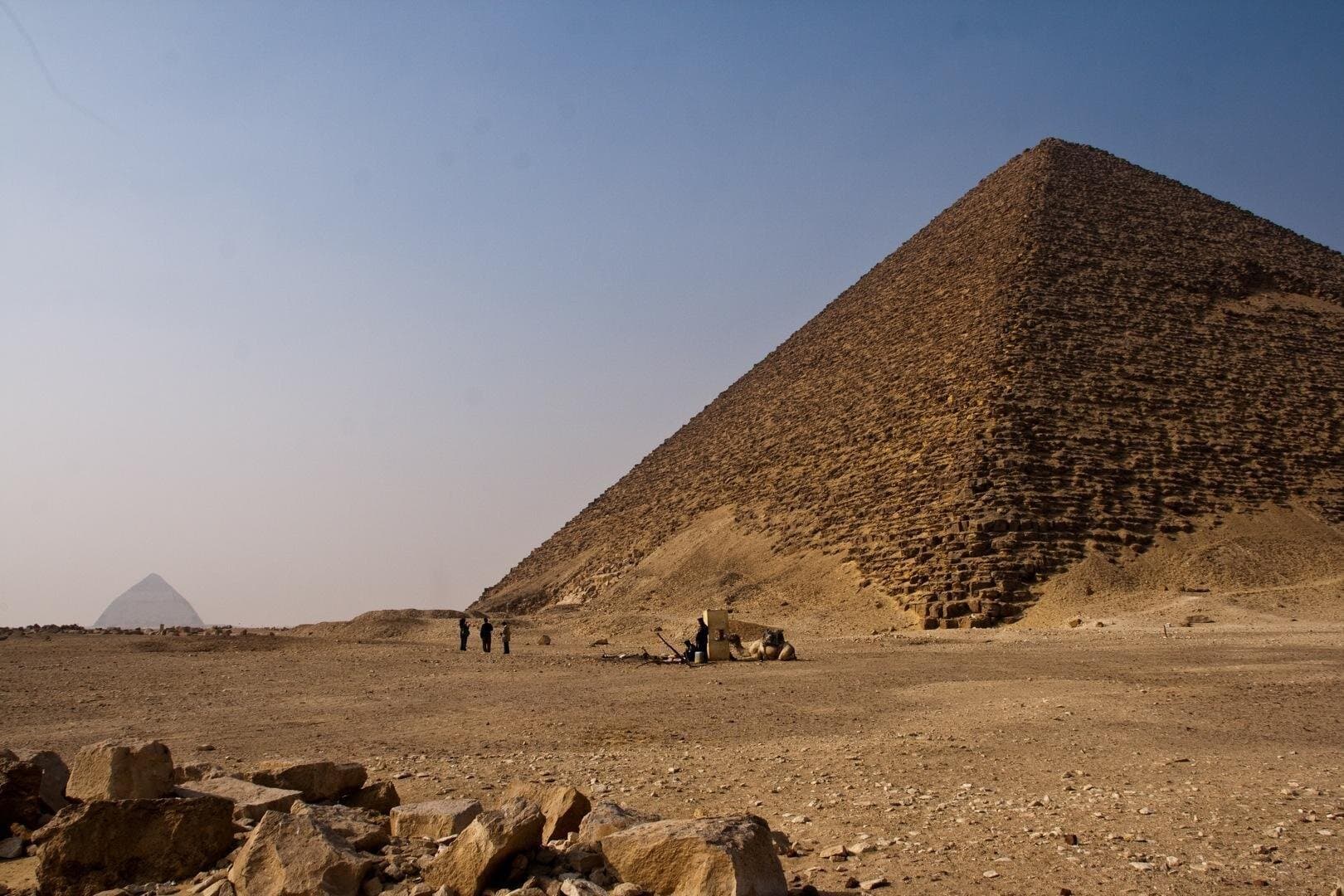 Full Day Tour To Sakkara, Dahshur and Giza pyramids Including Lunch