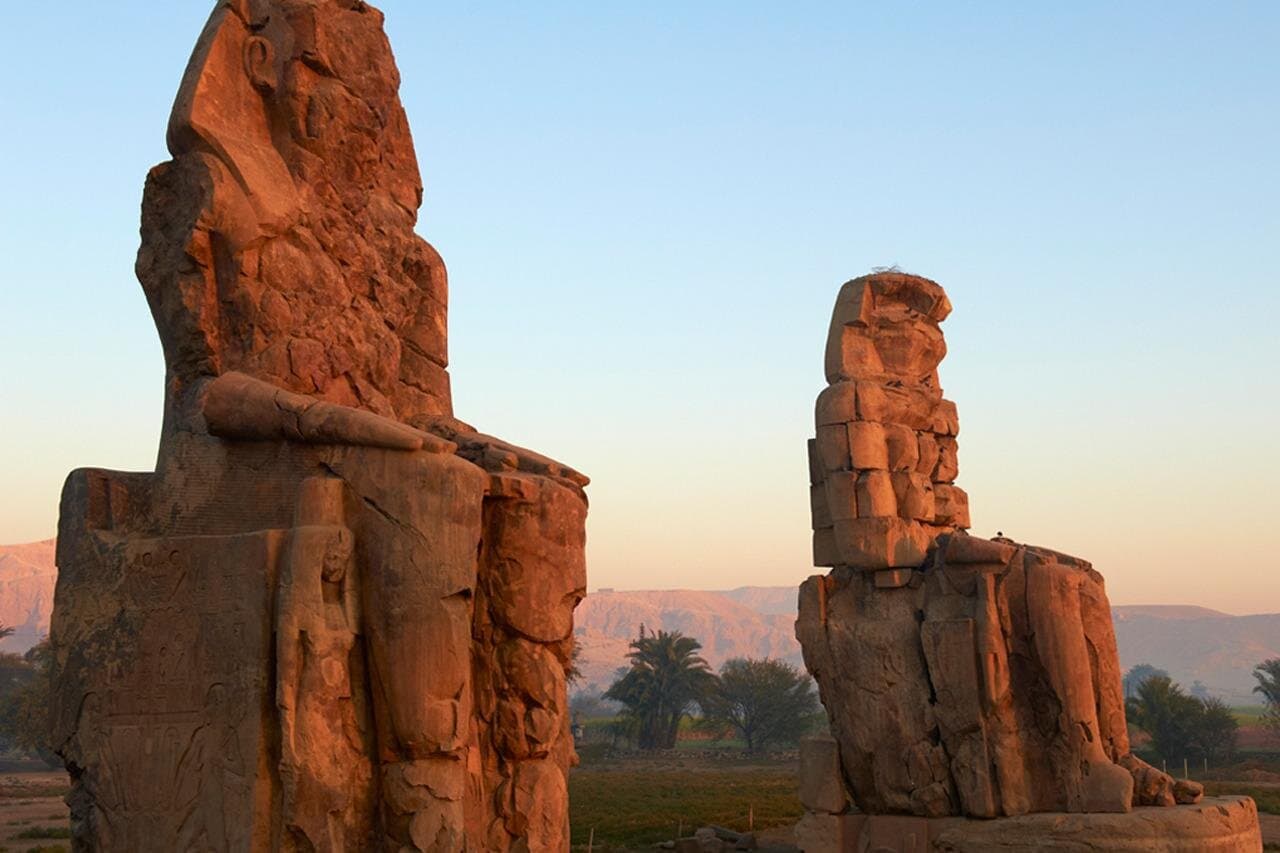 Luxor West Bank Tour with Sunrise Hot Air Balloon and Guide