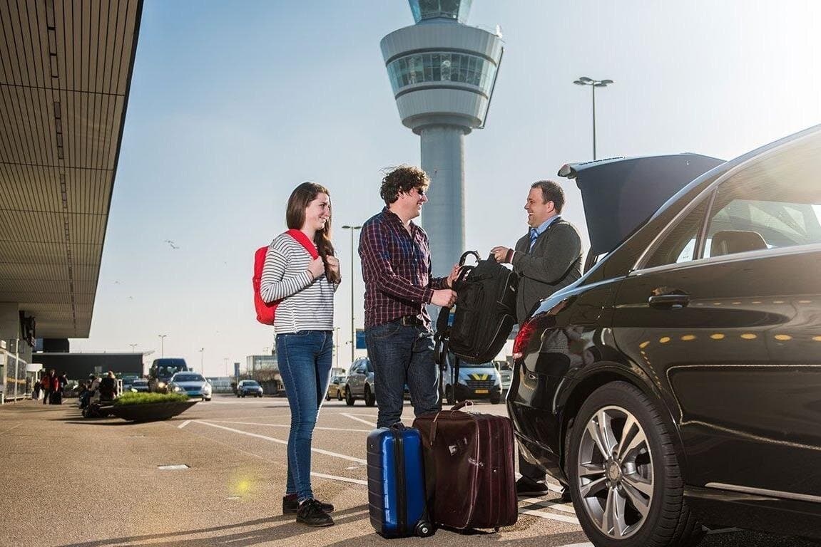 Hurghada Airport to Soma Bay: Private One-Way Transfer