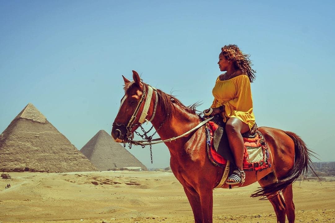 Half Day Tour to Giza pyramids by horse carriage