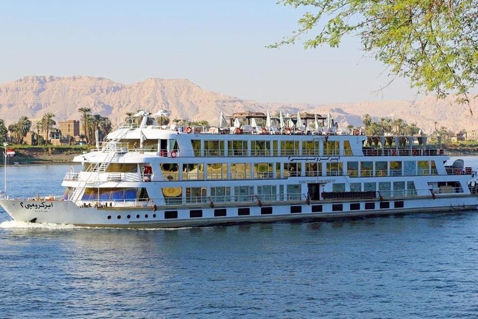 4 Days Nile Cruise from Aswan to Luxor with Hot Air Balloon