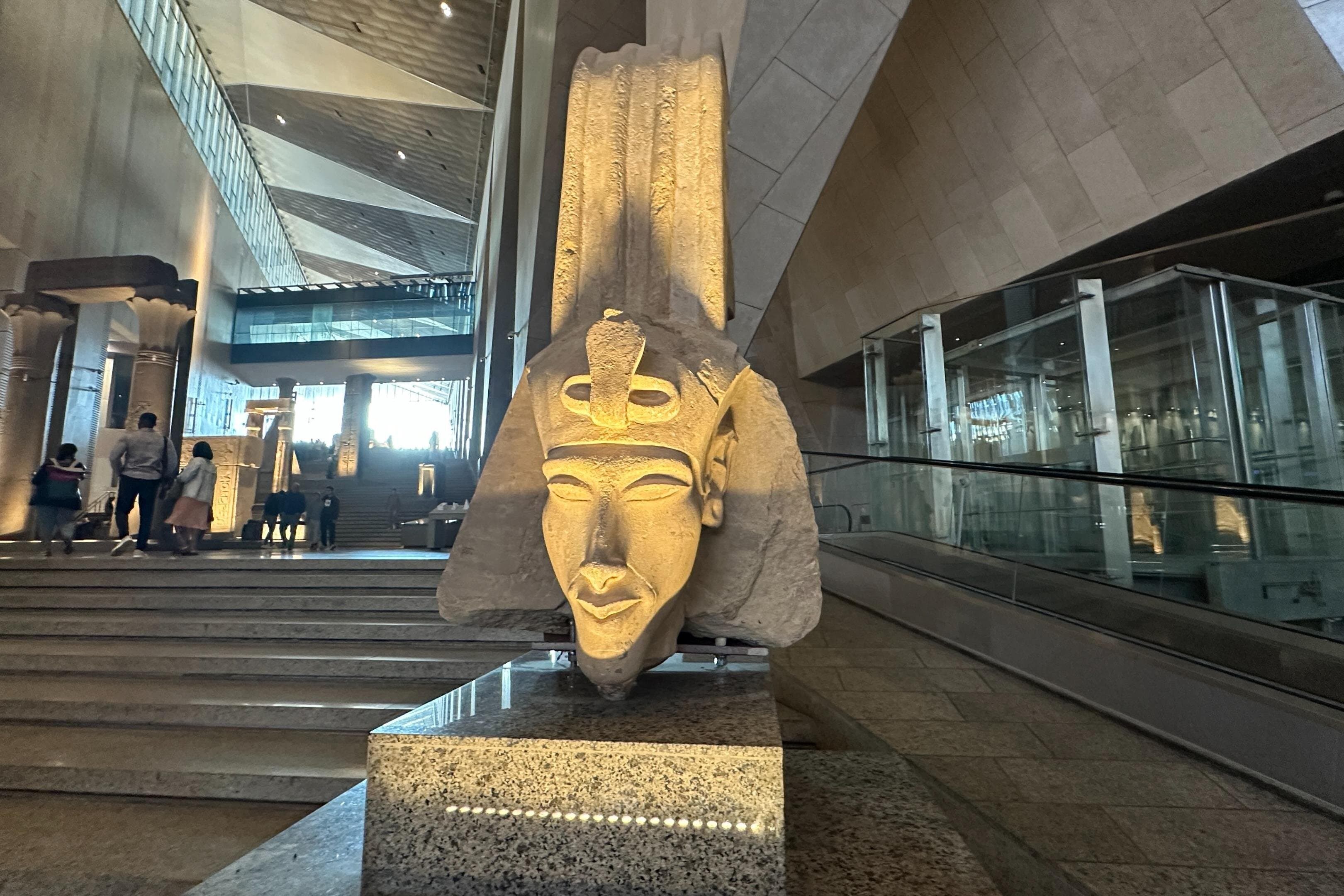 Private Day Tour to Pyramids and Egyptian Museum