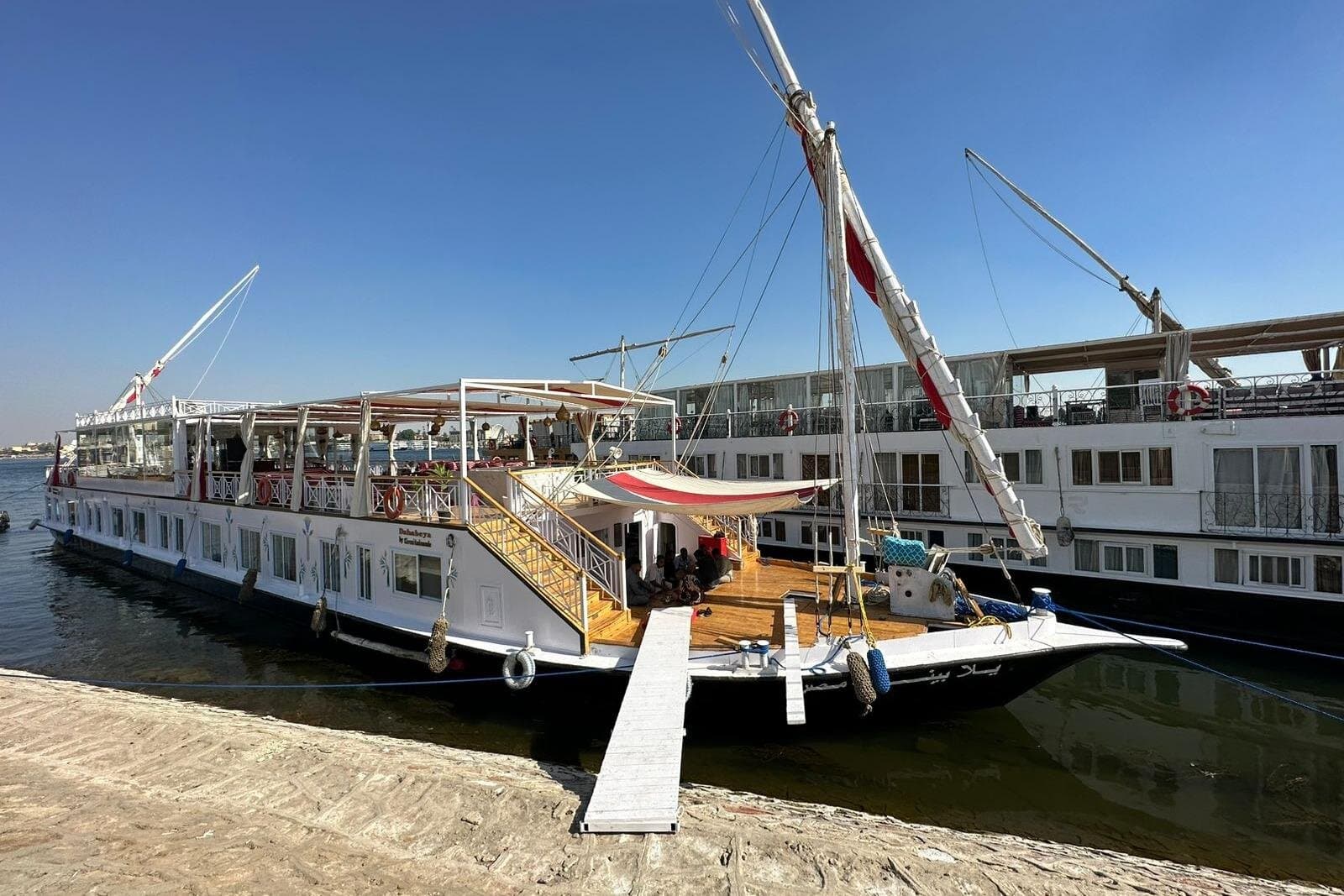 Private Yalla Bina Dahabiya Tour