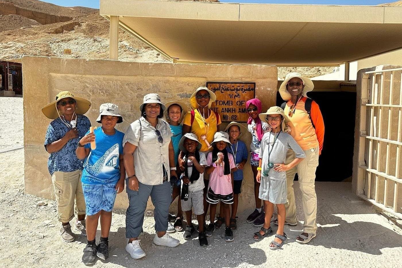 4 Days Egypt Tour to Abu simbel, White Desert, Luxor and Aswan