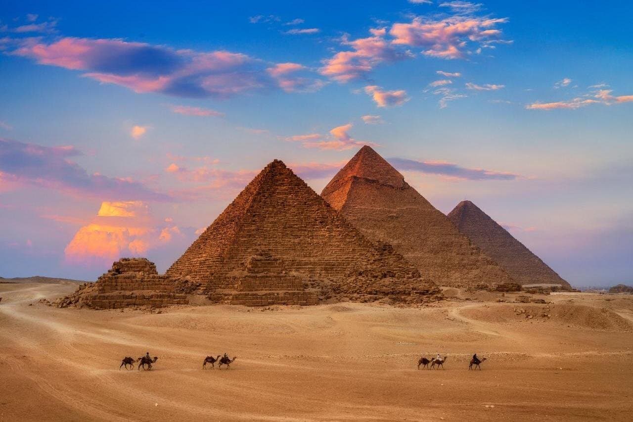 Cairo Tour from Hurghada: Pyramids & Egyptian Museum