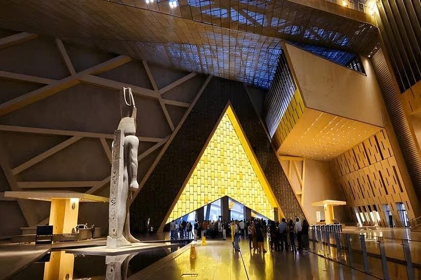 Full day tour Giza Pyramids & Egyptian Museum with Lunch
