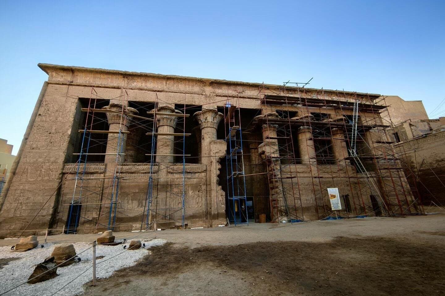 Private Return Transfer from Luxor to Esna Temple