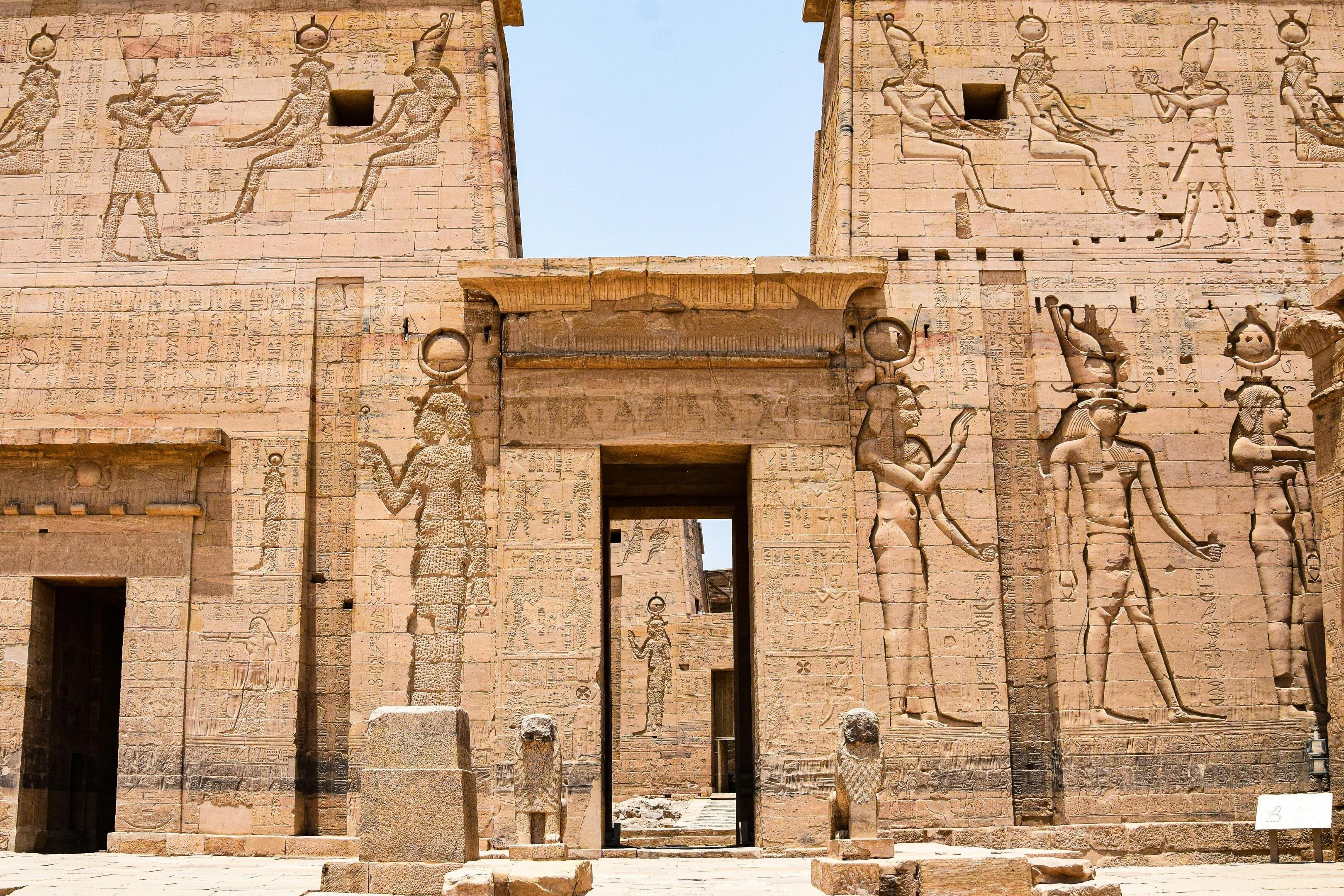 Private Full-Day Tour from Luxor to Aswan,Kom Ombo & Edfu Temples