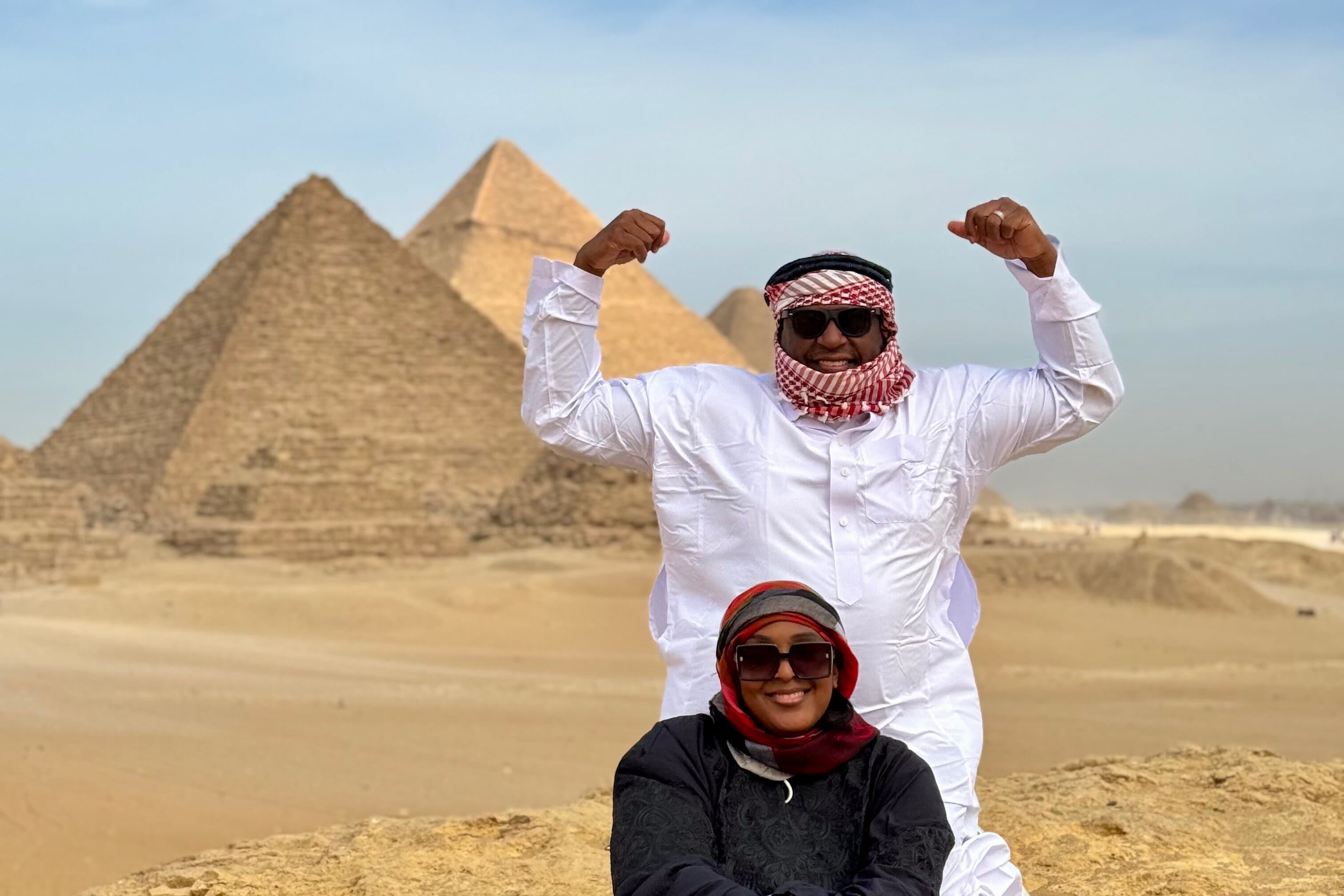 Giza Pyramids, Valley Temple and Sphinx day Tour