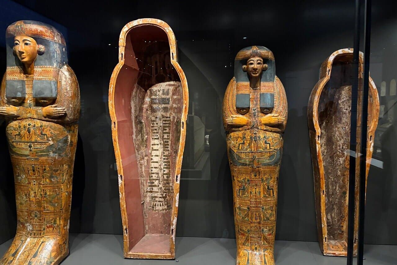 VIP Private Tour to Giza Pyramids and Grand Egyptian Museum