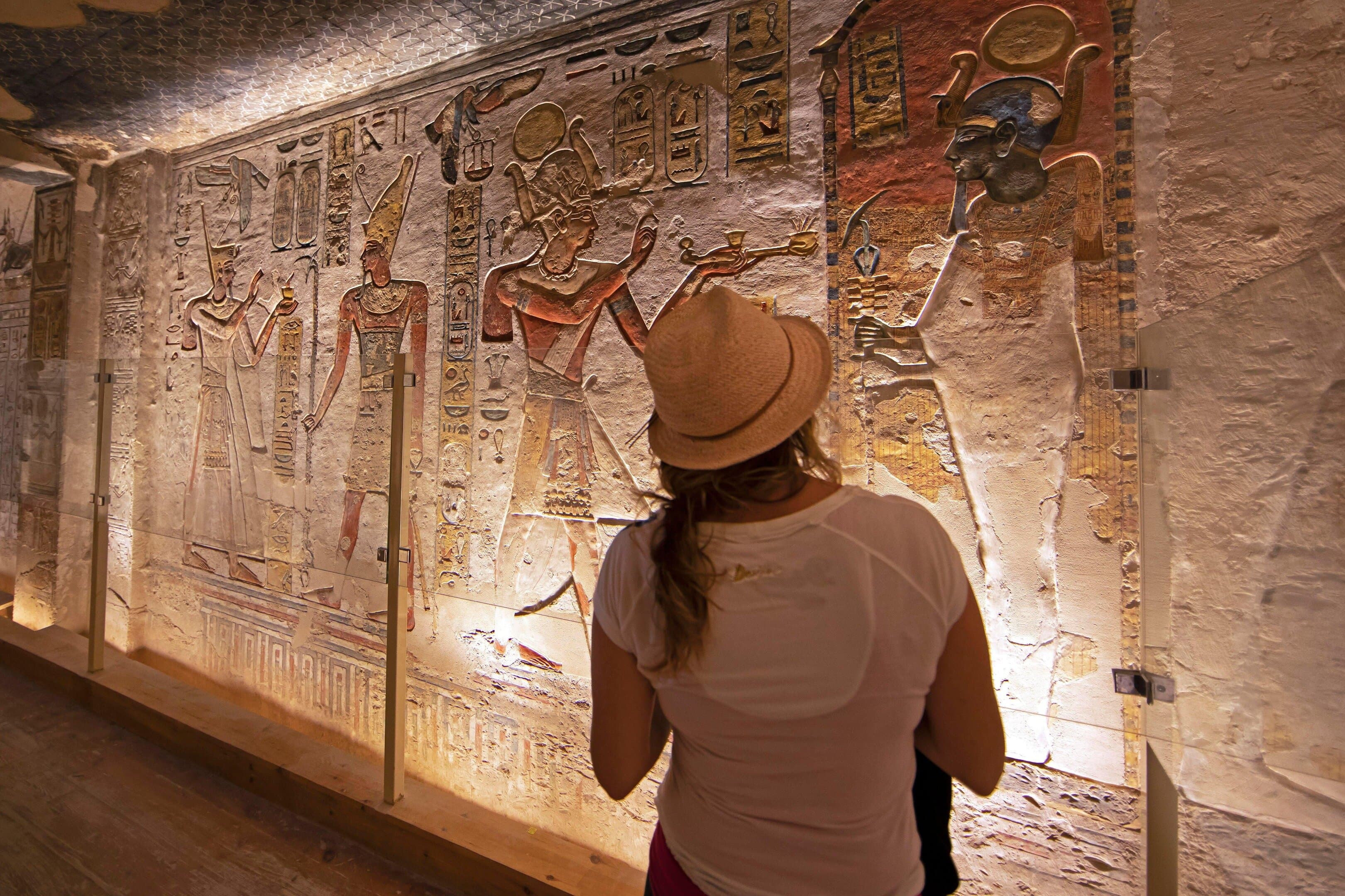 From Hurghada: Balloon &Luxor Tour and Dahabiya Cruise to Dendera
