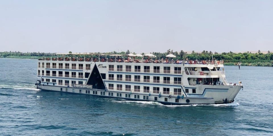 Hurghada: Private 4-Day Nile Cruise with Hot Air Balloon