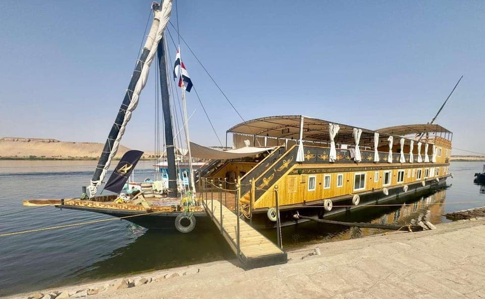 Aswan: 4-Day Luxury Dahabiya Nile Cruise