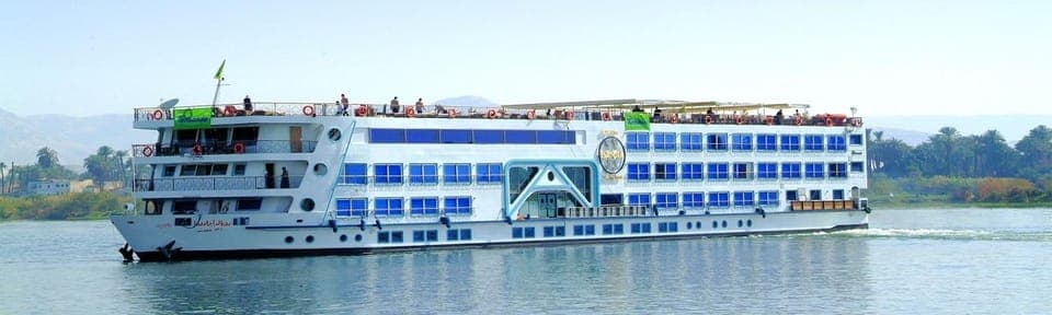 Sailing Nile cruise from Aswan to Luxor 2 nights