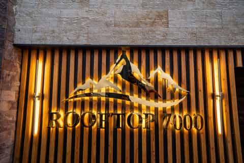 Giza: Lunch with Pyramids All Around You at Rooftop7000