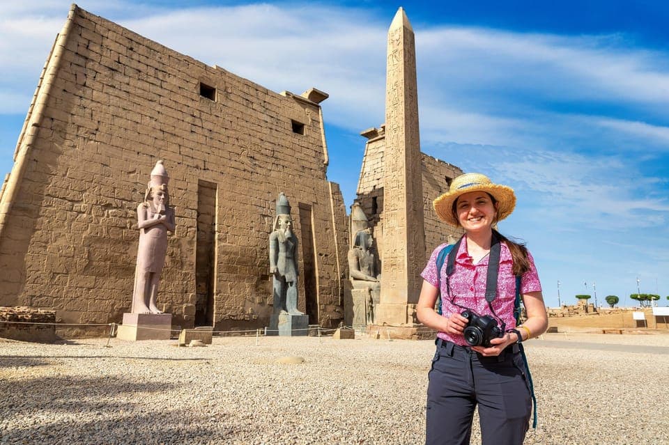 Luxor: Morning Guided Tour to Luxor Temple and El Souk