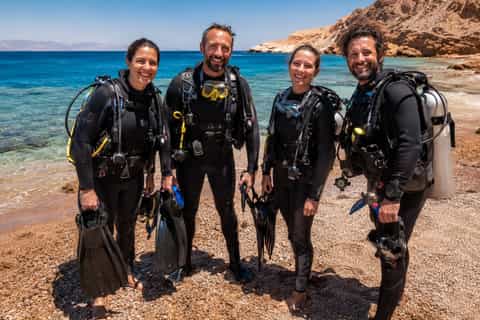 Hurghada: one Shore Dive Intro or Daily with Equipment