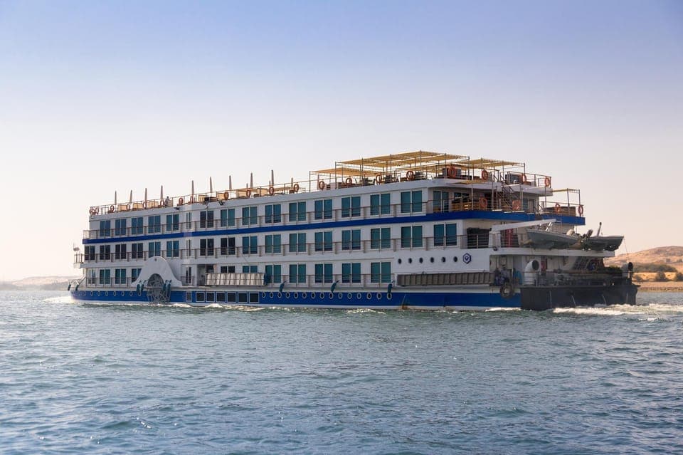 Luxor: One-night Nile Cruise to Aswan with Transfer