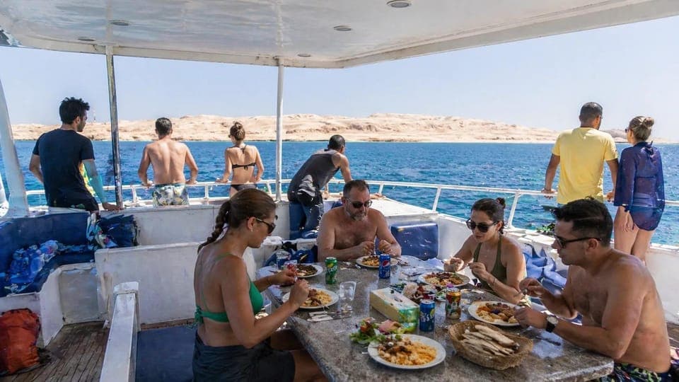 Marsa Alam: Coral Reef Snorkeling Cruise Lunch & Transfer