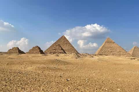 Female Guide To Pyramids of Giza, Egyptian Museum and Bazaar