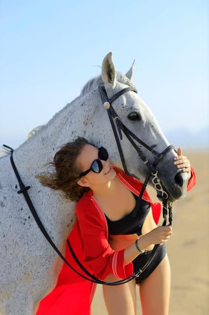 Hurghada: Horse Riding in the Desert & Beach Experience