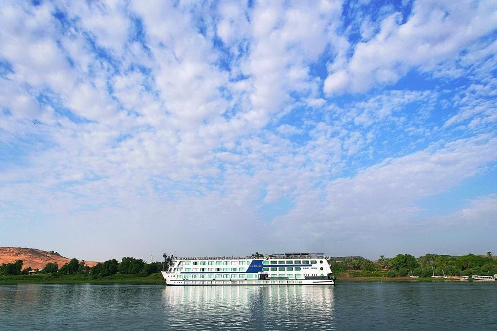 Nile Cruise Package 4 Days 3 Nights from Cairo