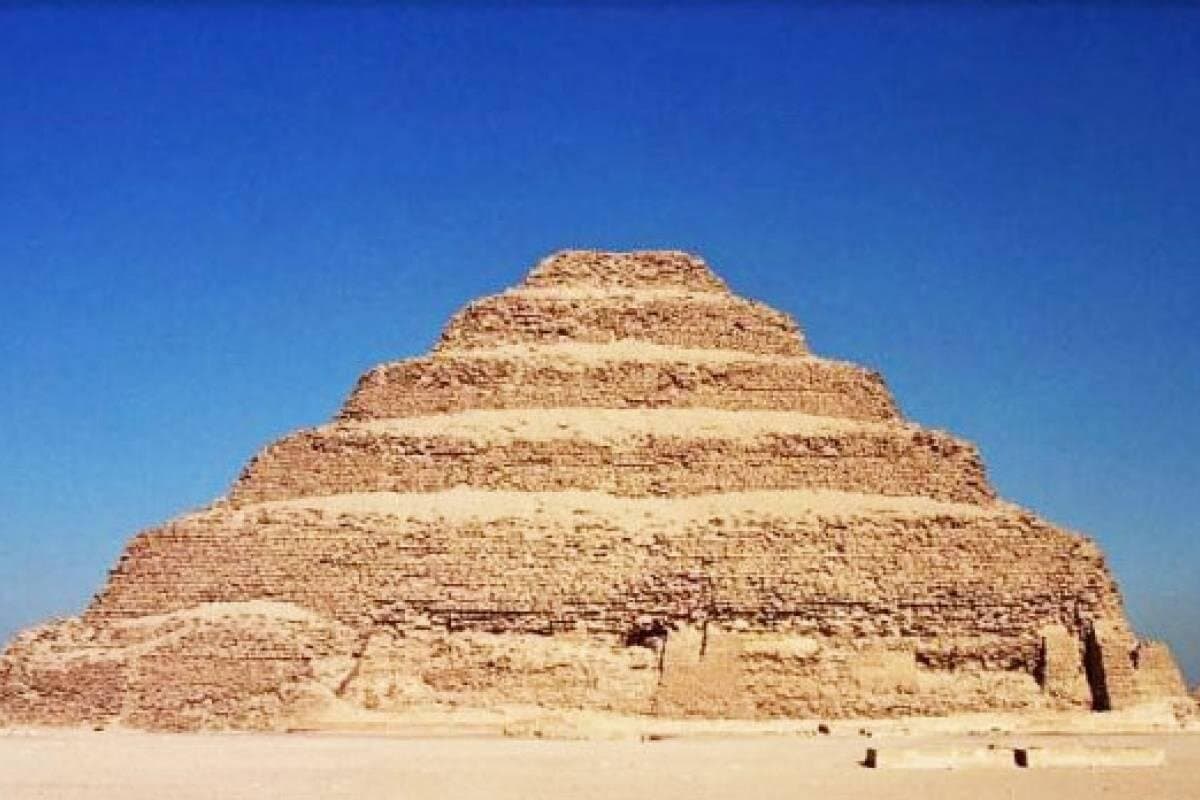 Day Tour To Giza Pyramids & Saqqara Pyramids & Memphis City